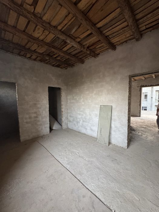 Uy hovli sotiladi. 7 xona, padvali bor. Uy ozimniki. продажа дома