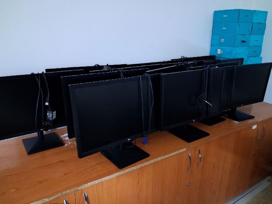 Monitor LG sotiladi