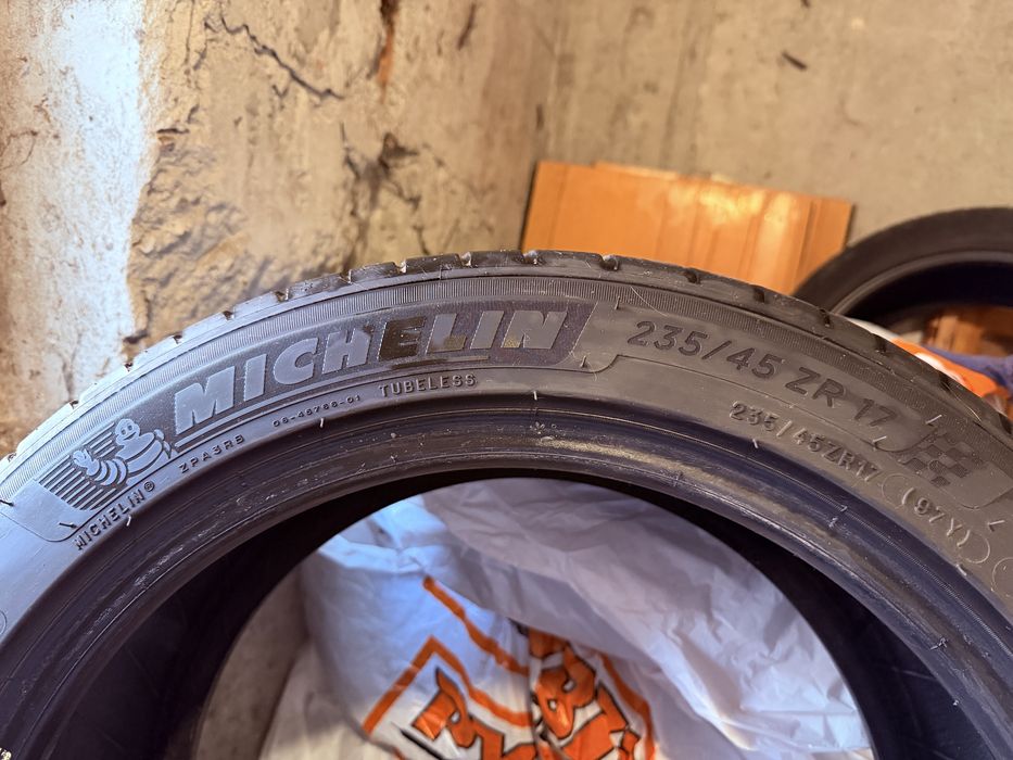 Летни гуми Michelin Pilot Sport 4 235/45/17 2 бр.