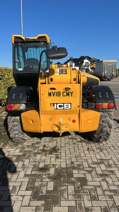 Телескопический погрузчик JCB