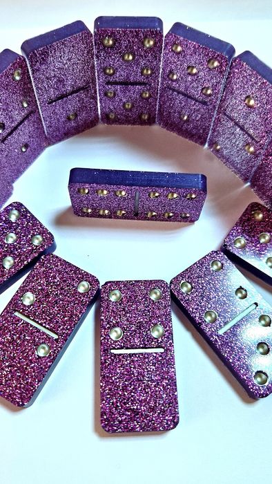 Домино от ероксидна смола