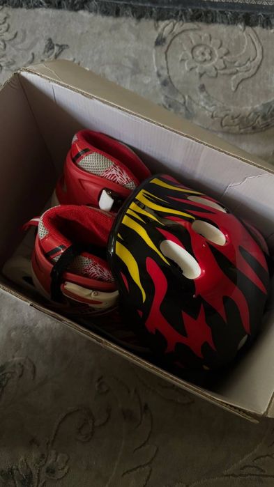 детские ролики черно красного цвета