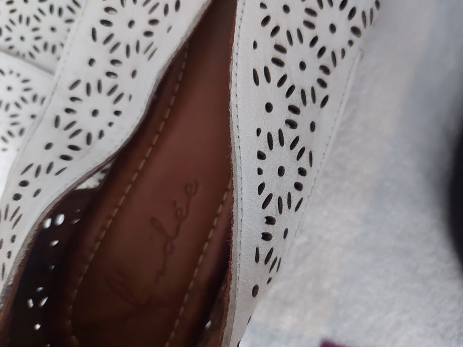 Vând sandale piele naturala + balerini C&A