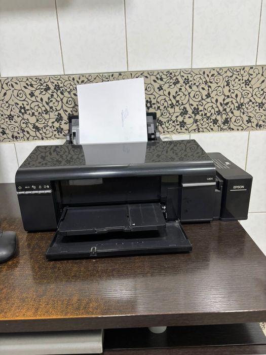 Принтер в хорошем рабочем состоянии.