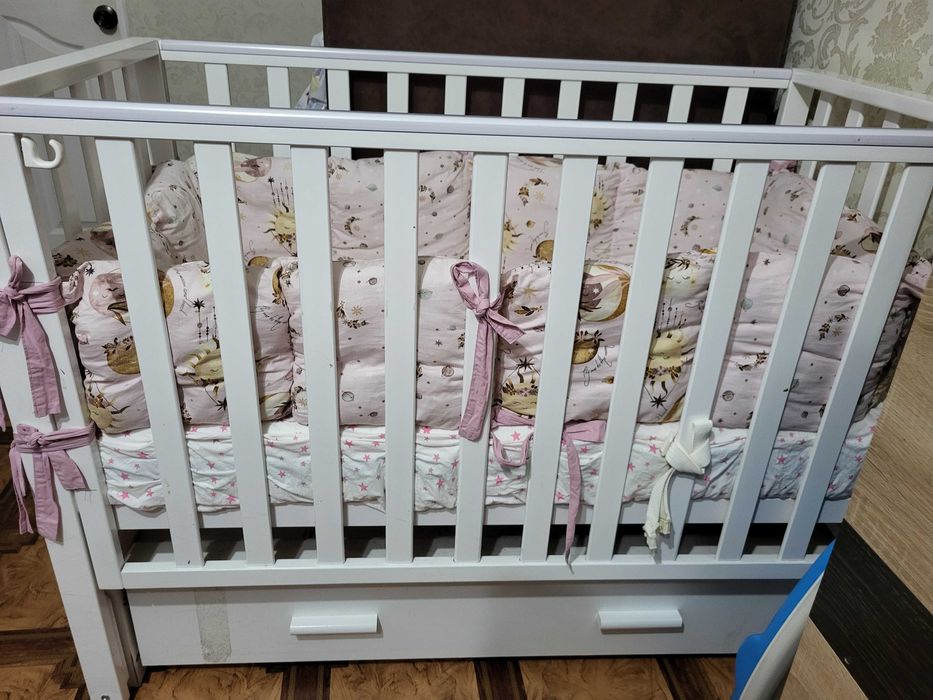 Детская кроватка