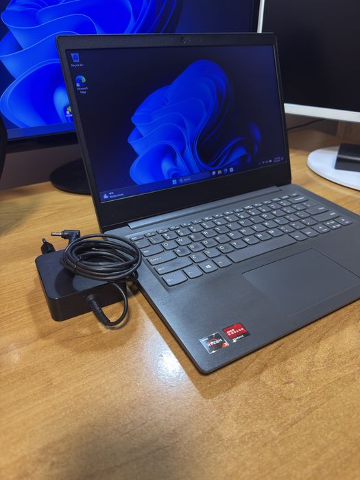 Laptop Lenovo V14, Ryzen 3 3250U, 12GB RAM, 256GB