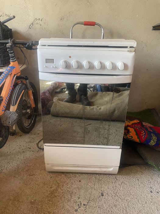 Продам газовую плиту