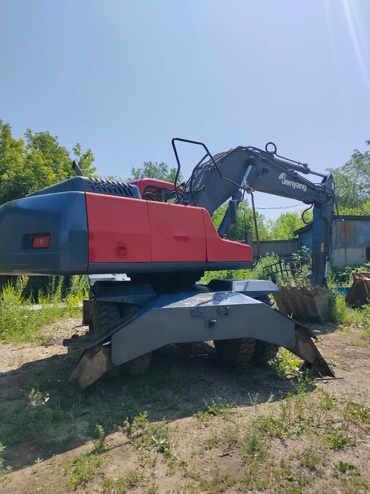 Продам колесный экскаватор