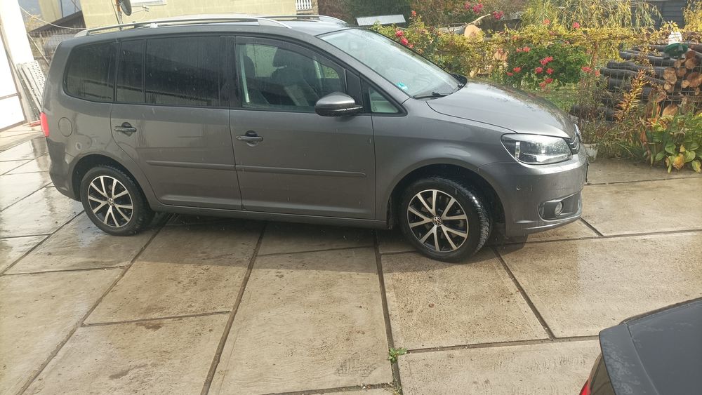 VOLKSWAGEN Touran 2011 — imagine 5
