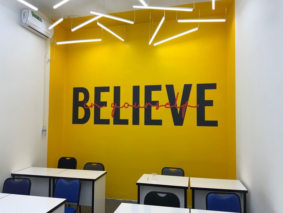 Rassom. Devorga rasm chizish. Рассом. Художник роспись стен