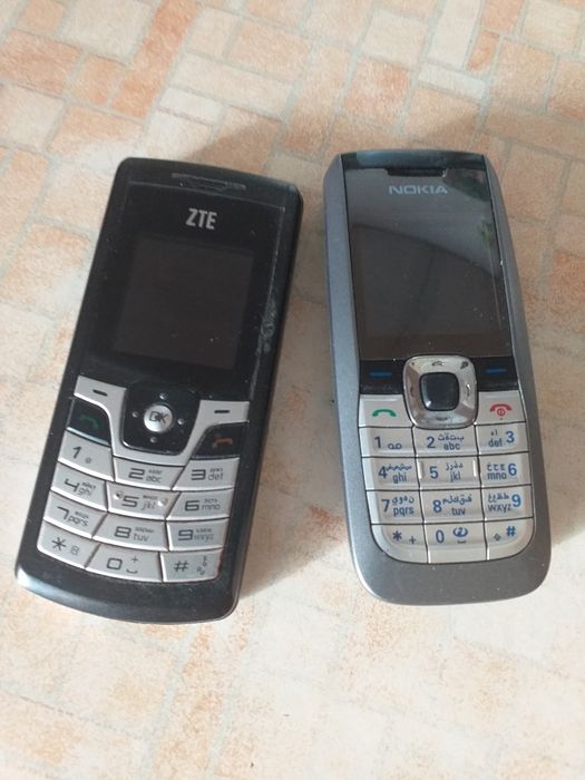 Телефоны сотовые