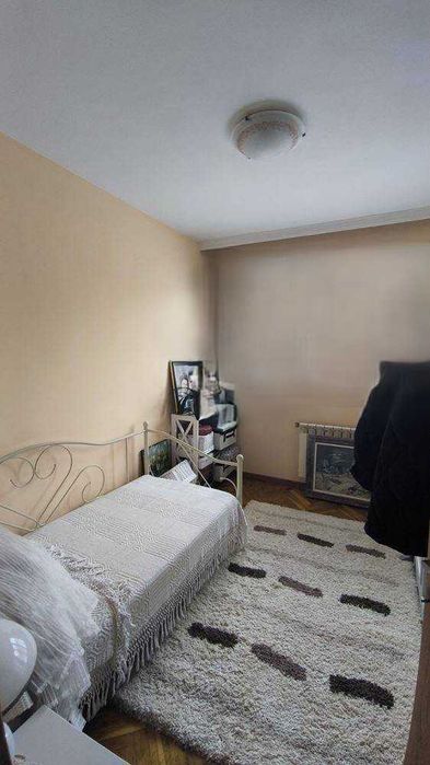 Обзаведен етаж с 3 спални + мансарден двустаен + гараж + двор