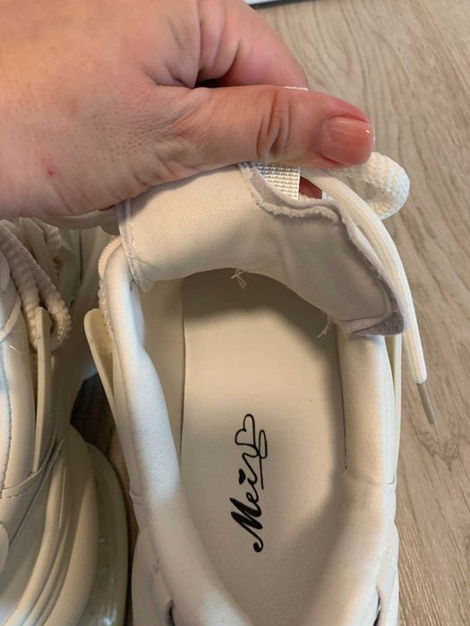 Бежави дамски маратонки