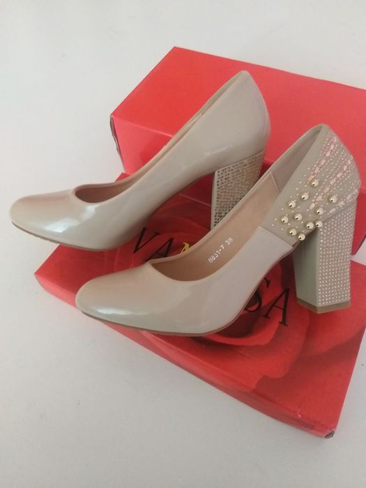 Vecherniy tufli. Kiyilmagan. Yangi