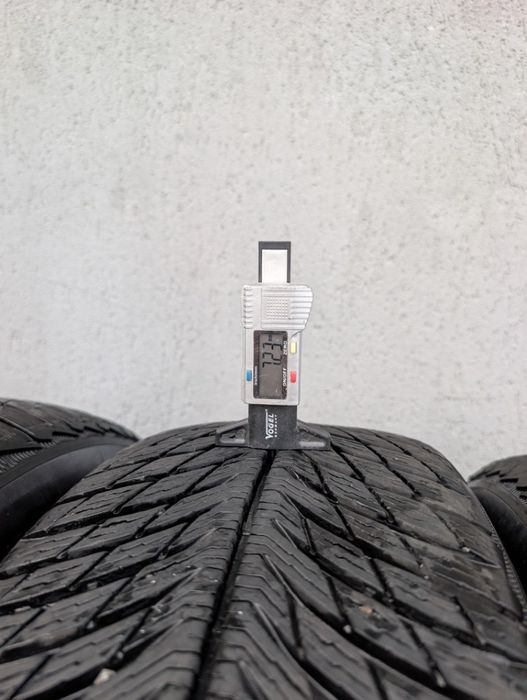 Jante VALDER 17 Volvo XC60 XC70 S60 V60 S80 V70 anvelope 235/65R17 Michelin 31302112
