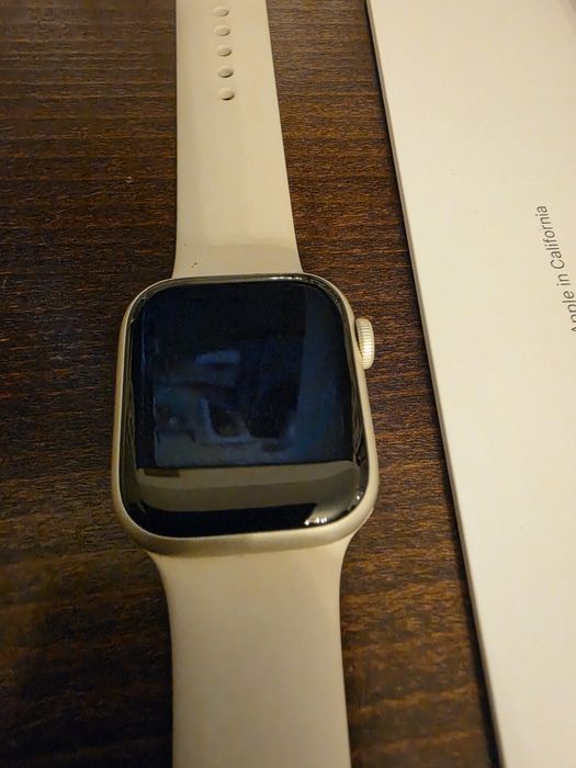 Apple watch  starlight