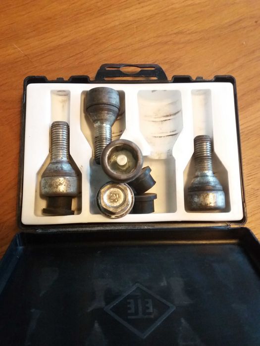 Секретни болтове BMW OPEL и др.