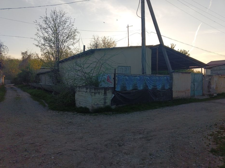 Ховли уй сотилади