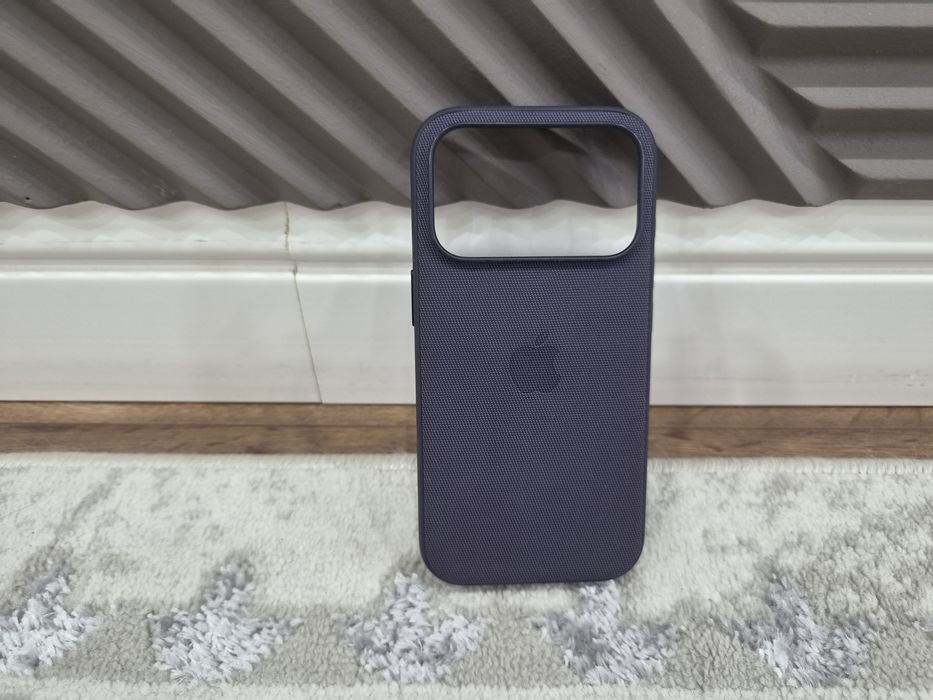 Чехлы Apple и Pitaka оригинальны.Для 17 прое