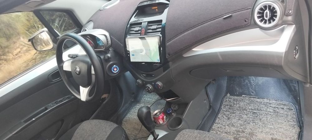 Spark sotiladi (navarotlari bilan)