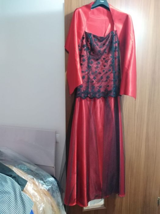 Vând haine de dama și de barbat