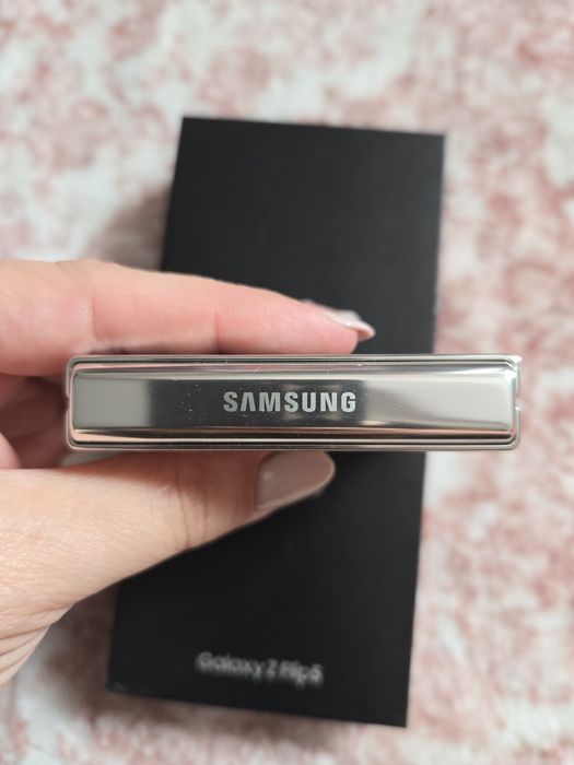 Samsung Galaxy Z Flip 5
