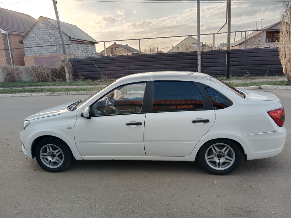 Продам Лада Гранта рестайлинг 2012год