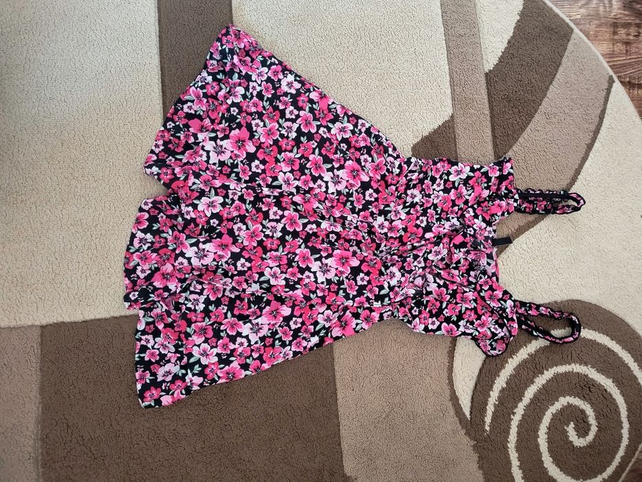 De vânzare rochițe la 25 lei