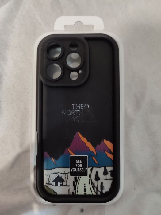 Продам чехлы на айфон 16 про