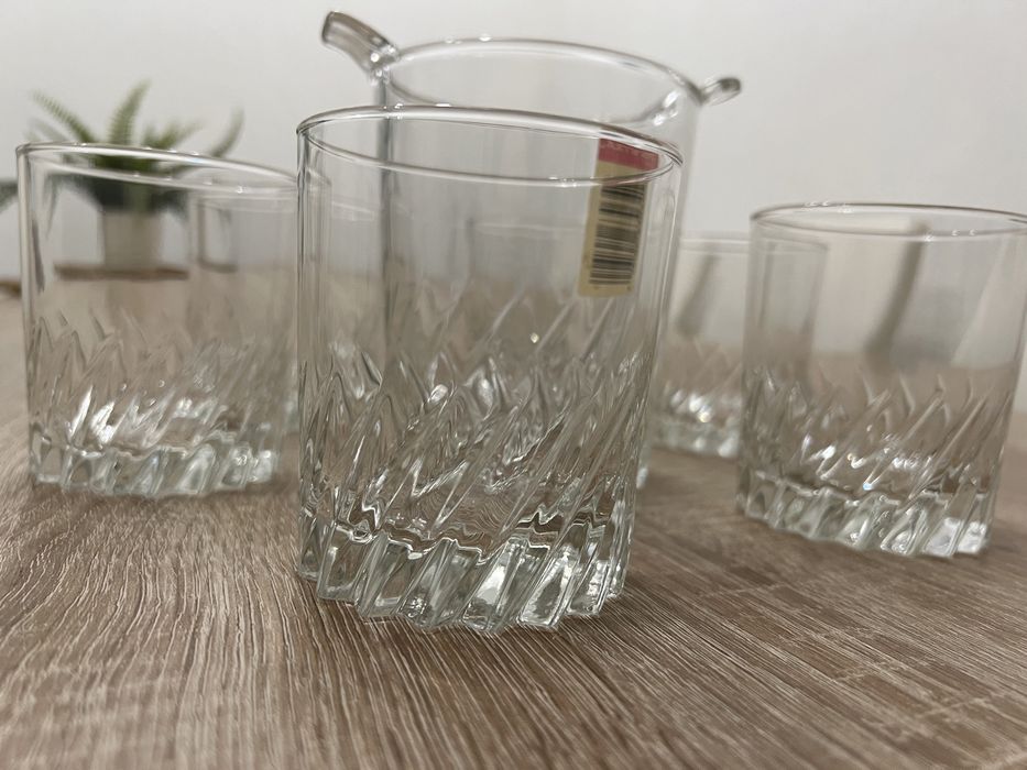 6 броя чаши за уиски + ледарка