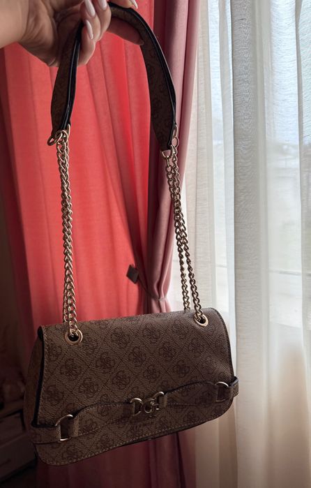 Дамска чанта guess