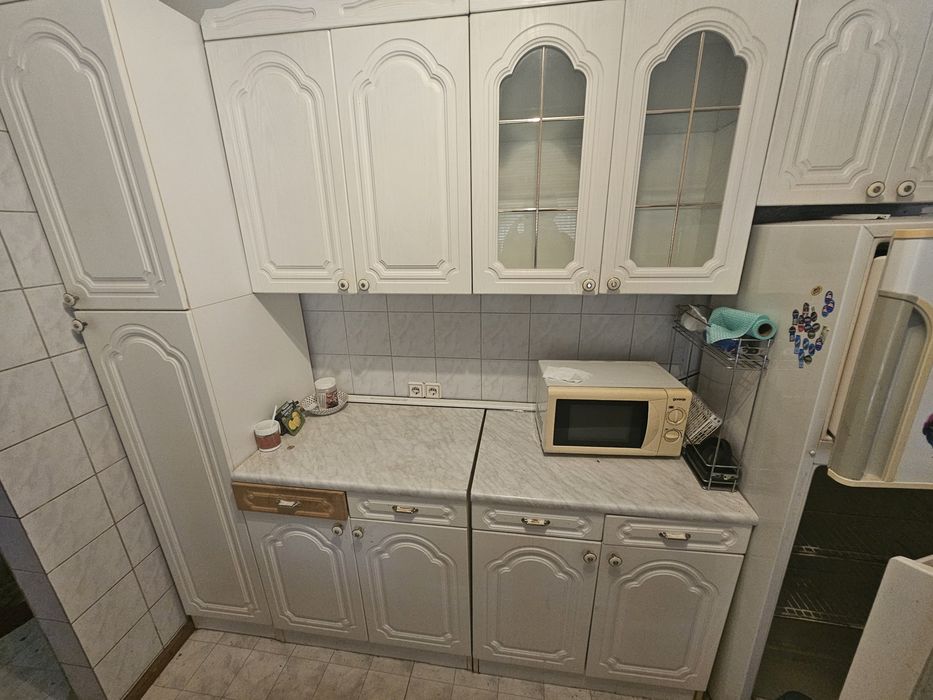 Кухонный гарнитур (б/у) в классическом стиле
