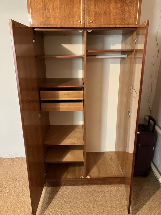 Продам шкаф коричневый