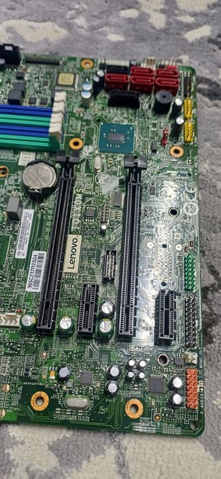 Placă de bază+CPU Intel Xeon E3-1270 v6 (peste i7 7700)