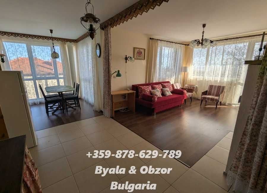 Просторен двустаен апартамент с камина