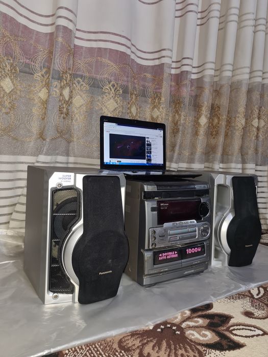 Музыкальный центр сотилади