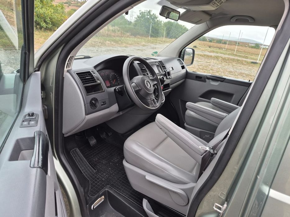 VW T5 Caravelle 8locuri