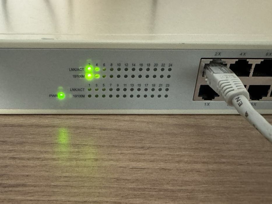Суич / switch 100 mbit
