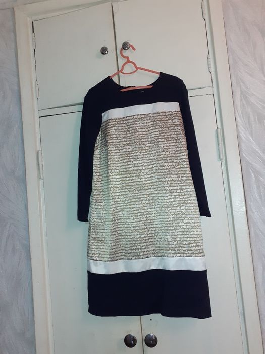 Продам платья б/у не дорого.