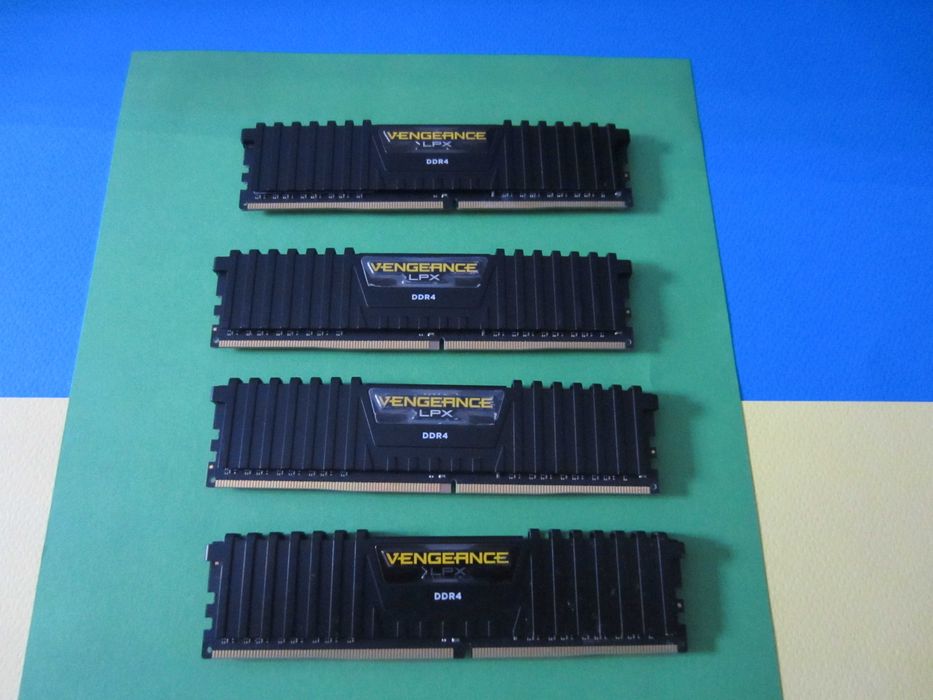 Памет 32GB DDR4 за десктоп