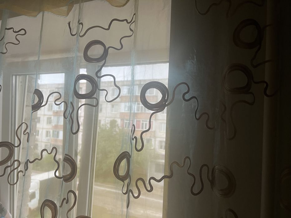 Продается тюль зеленого цвета