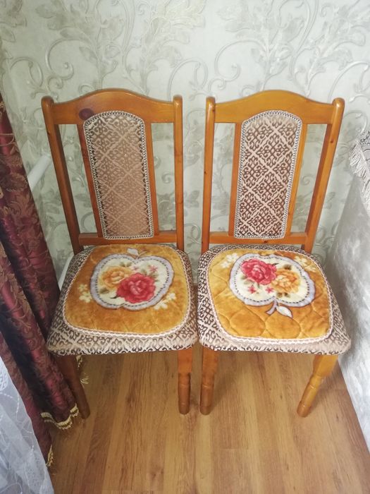 Продаётся стол со стульями