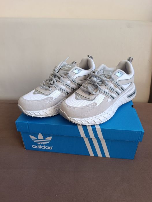 Дамски и мъжки маратонки Adidas