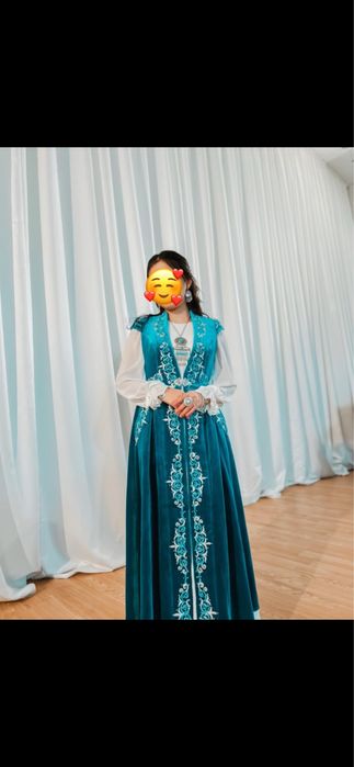 Платье с камзолом