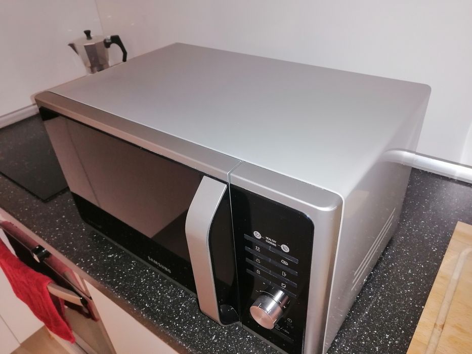 Микровълнова фурна Самсунг