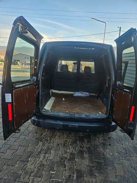 volkswagen caddy 2011