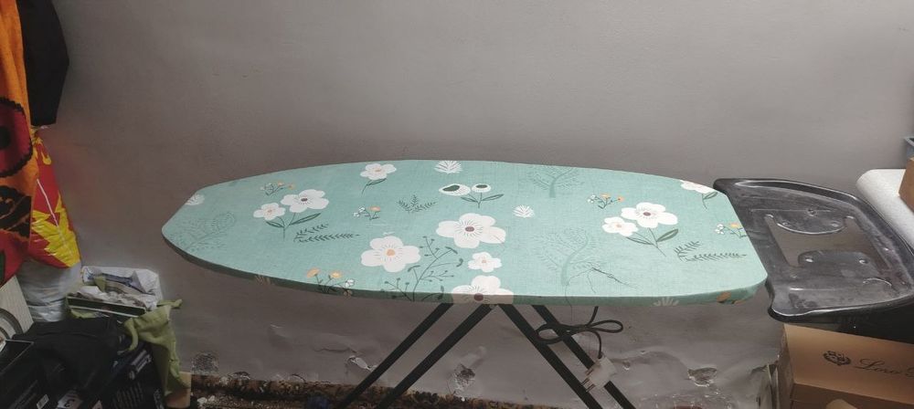 Dazmol stoli sotiladi