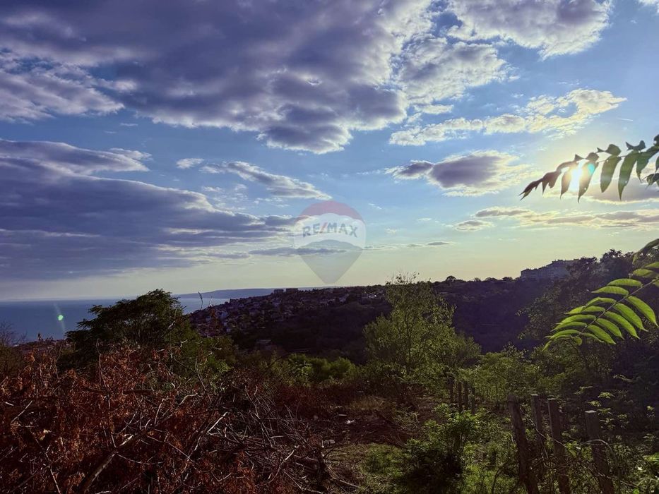 Парцел с нескриваема морска гледка за продажба, гр. Балчик, Я.И.