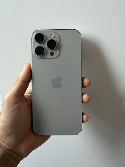 Продам iPhone 16 Pro Max