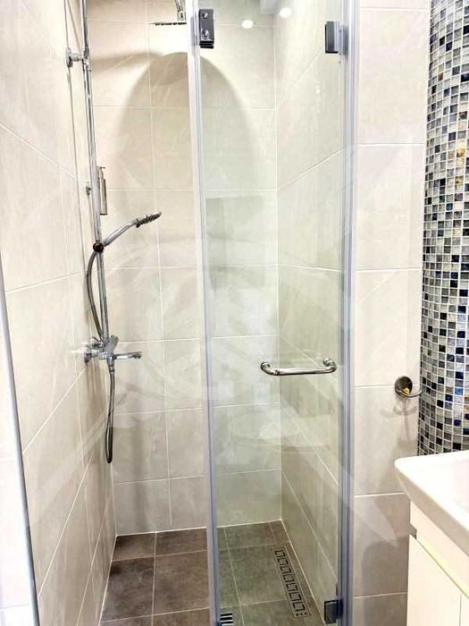 Едностаен - Център